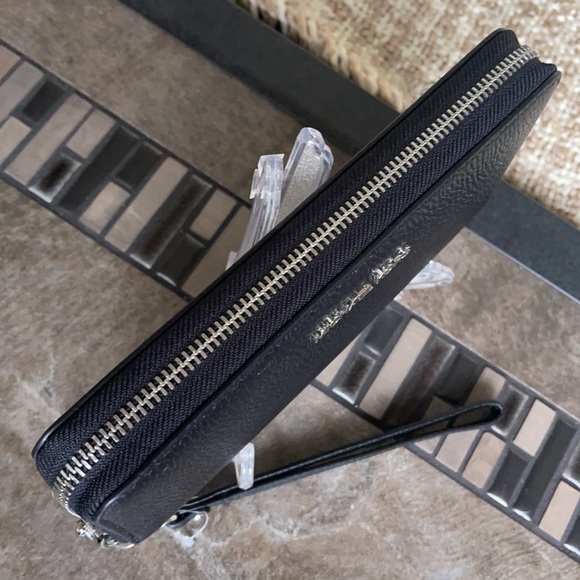 Michael Kors Jet Set Travel Large Travel CONTINENTAL Wallet-Wristlet - Picture 5 of 16